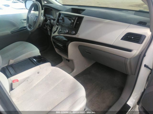 Photo 4 VIN: 5TDKK3DC0CS211726 - TOYOTA SIENNA 