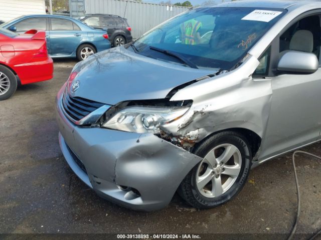 Photo 5 VIN: 5TDKK3DC0CS224783 - TOYOTA SIENNA 