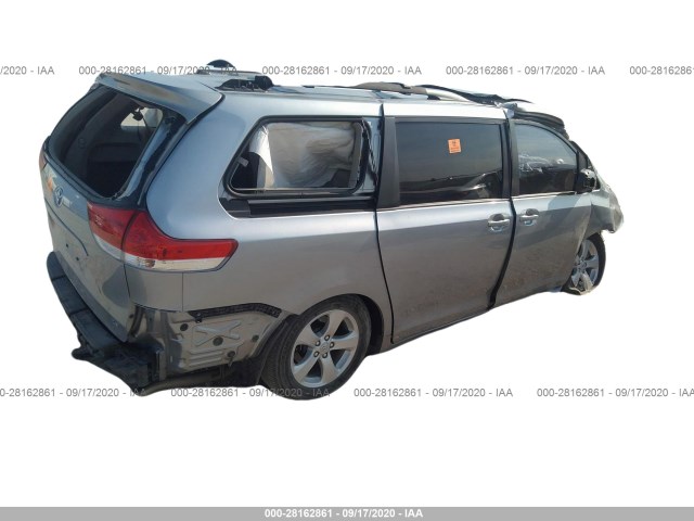 Photo 3 VIN: 5TDKK3DC0CS233712 - TOYOTA SIENNA 