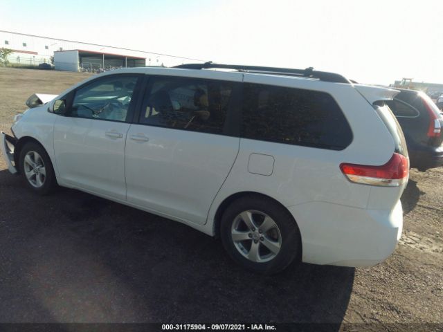 Photo 2 VIN: 5TDKK3DC0CS242958 - TOYOTA SIENNA 