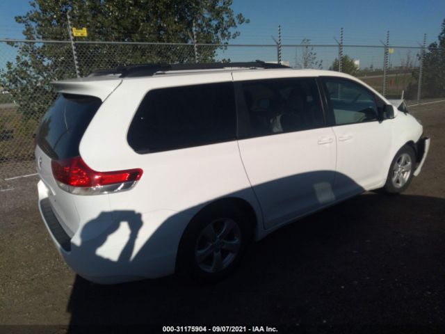 Photo 3 VIN: 5TDKK3DC0CS242958 - TOYOTA SIENNA 