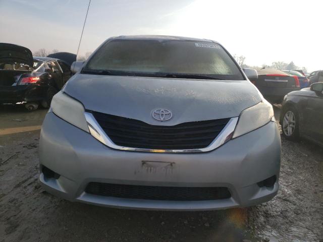 Photo 4 VIN: 5TDKK3DC0CS256844 - TOYOTA SIENNA LE 