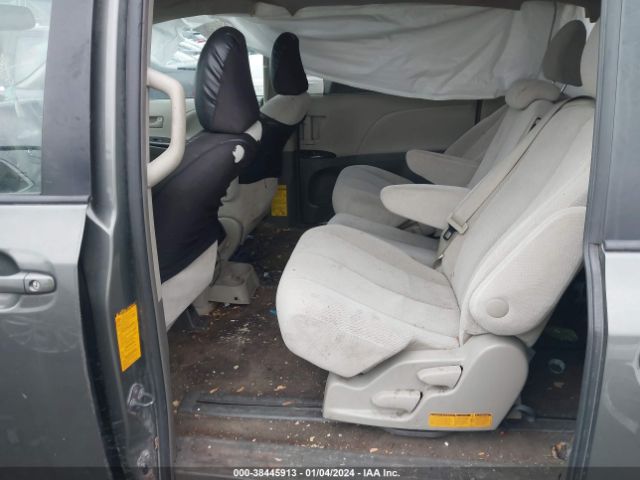 Photo 7 VIN: 5TDKK3DC0CS265222 - TOYOTA SIENNA 