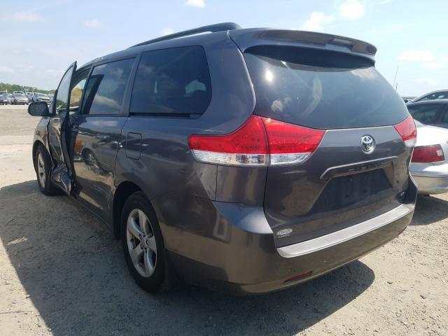 Photo 2 VIN: 5TDKK3DC0DS280112 - TOYOTA SIENNA LE 