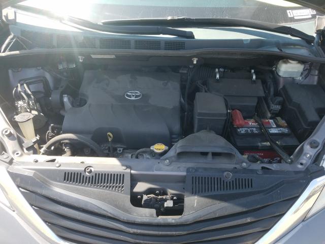 Photo 6 VIN: 5TDKK3DC0DS280112 - TOYOTA SIENNA LE 