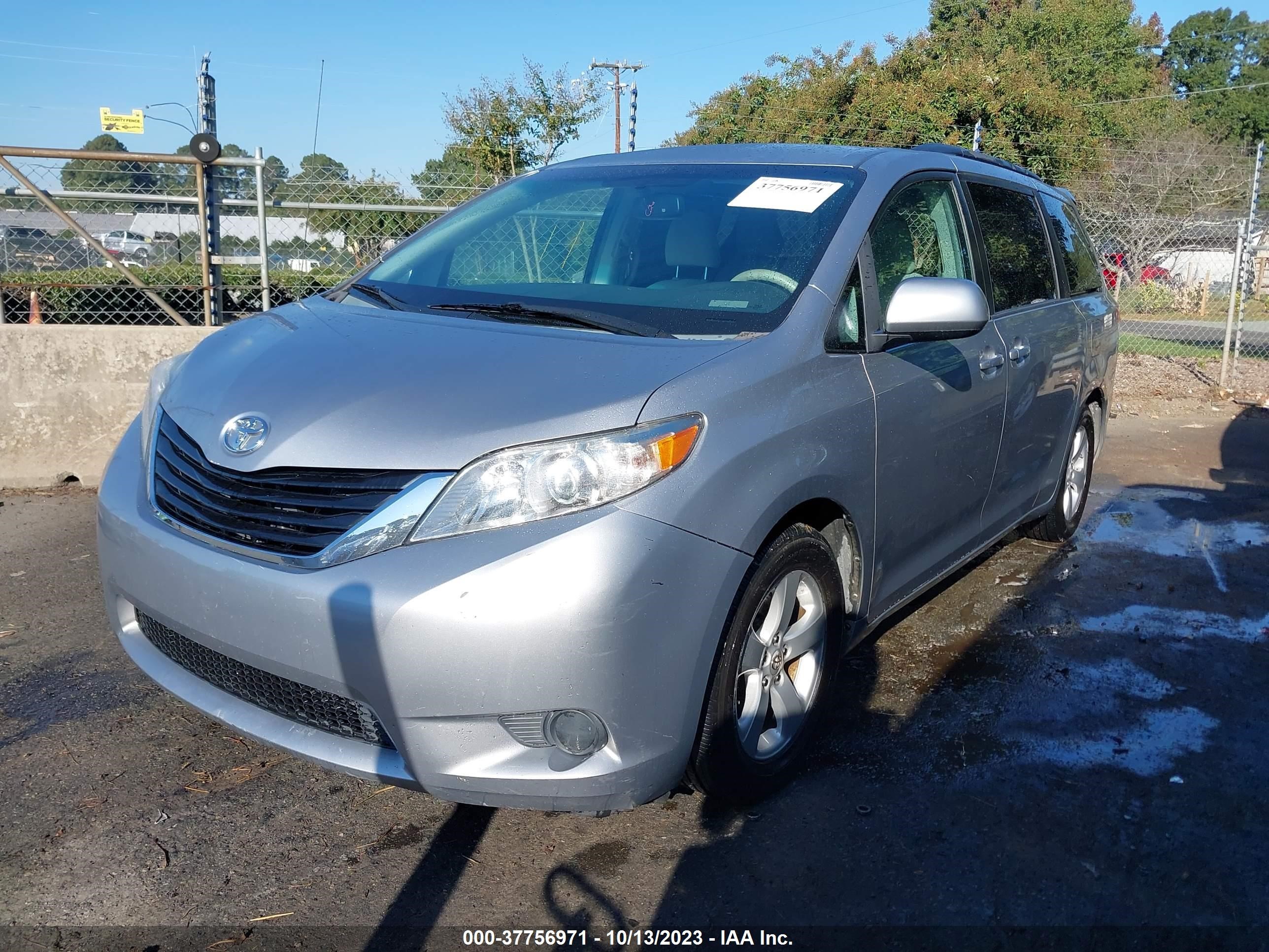 Photo 1 VIN: 5TDKK3DC0DS280286 - TOYOTA SIENNA 