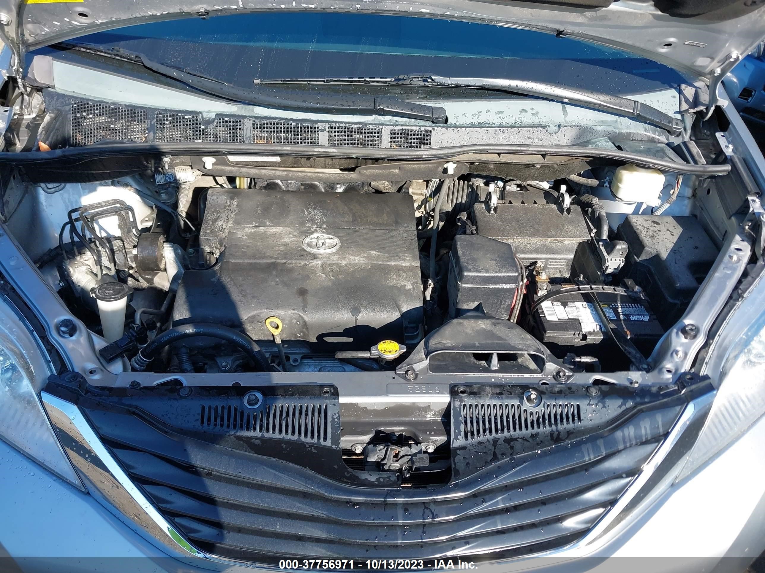 Photo 9 VIN: 5TDKK3DC0DS280286 - TOYOTA SIENNA 