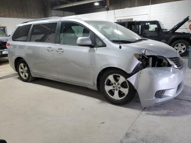 Photo 3 VIN: 5TDKK3DC0DS285388 - TOYOTA SIENNA LE 