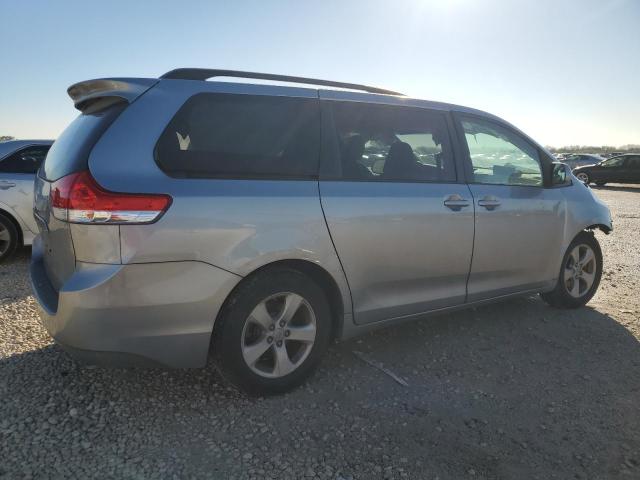 Photo 2 VIN: 5TDKK3DC0DS285620 - TOYOTA SIENNA LE 