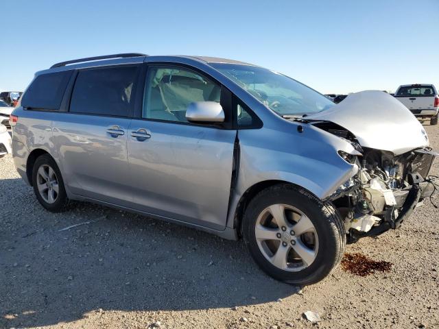 Photo 3 VIN: 5TDKK3DC0DS285620 - TOYOTA SIENNA LE 