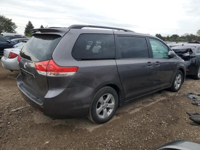 Photo 2 VIN: 5TDKK3DC0DS296942 - TOYOTA SIENNA LE 