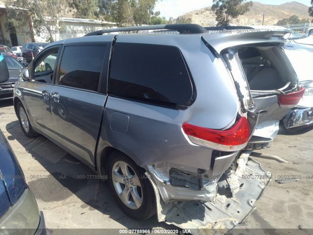 Photo 2 VIN: 5TDKK3DC0DS298402 - TOYOTA SIENNA 