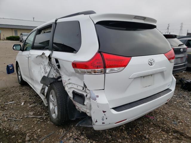 Photo 2 VIN: 5TDKK3DC0DS304196 - TOYOTA SIENNA LE 