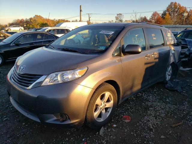 Photo 1 VIN: 5TDKK3DC0DS308264 - TOYOTA SIENNA LE 