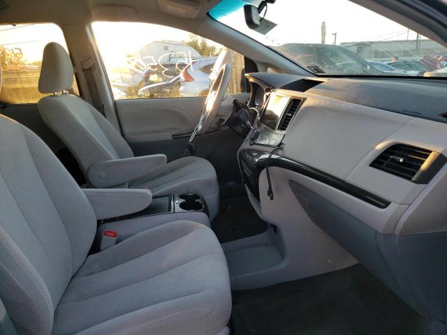 Photo 4 VIN: 5TDKK3DC0DS308264 - TOYOTA SIENNA LE 