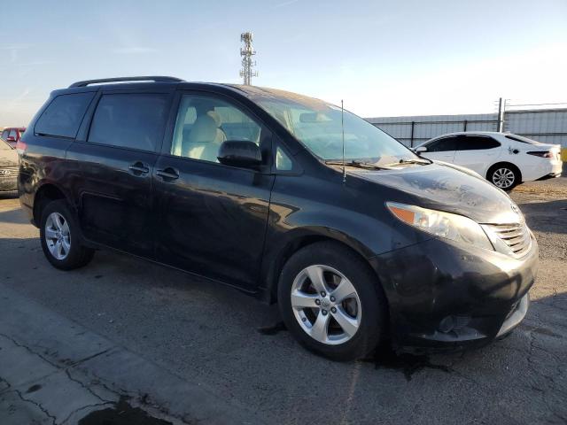 Photo 3 VIN: 5TDKK3DC0DS310290 - TOYOTA SIENNA LE 