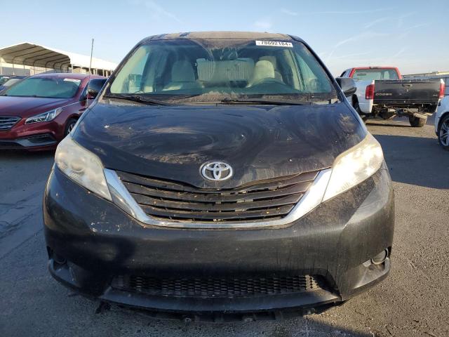 Photo 4 VIN: 5TDKK3DC0DS310290 - TOYOTA SIENNA LE 