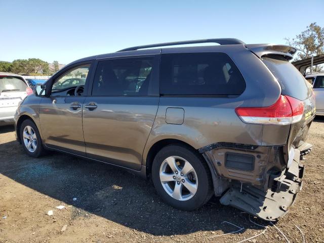 Photo 1 VIN: 5TDKK3DC0DS315523 - TOYOTA SIENNA LE 