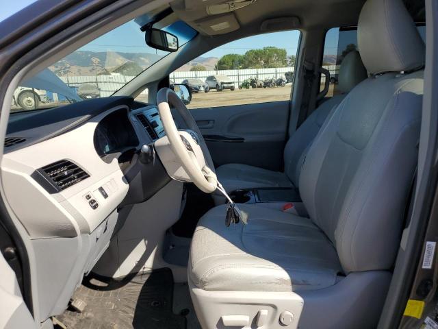 Photo 6 VIN: 5TDKK3DC0DS315523 - TOYOTA SIENNA LE 