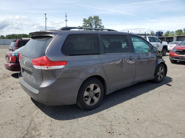 Photo 2 VIN: 5TDKK3DC0DS330295 - TOYOTA SIENNA LE 