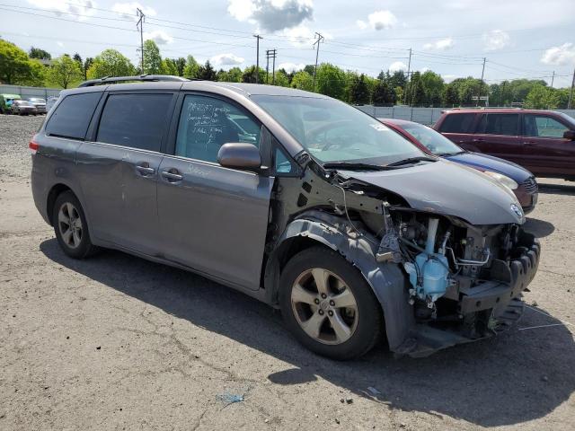 Photo 3 VIN: 5TDKK3DC0DS330295 - TOYOTA SIENNA LE 