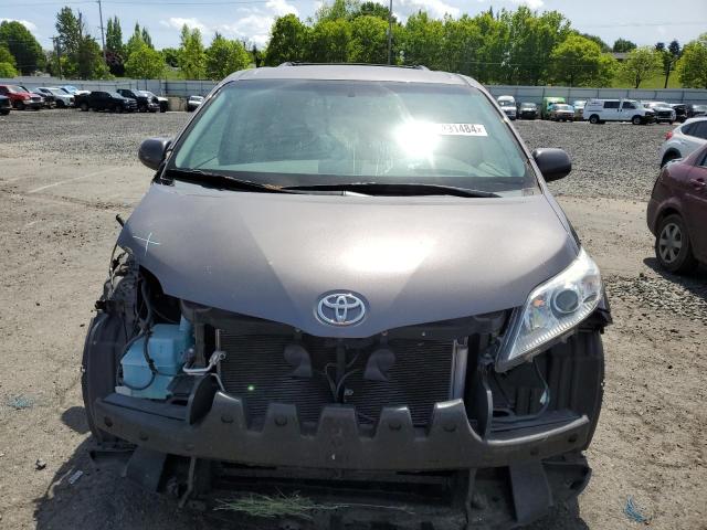 Photo 4 VIN: 5TDKK3DC0DS330295 - TOYOTA SIENNA LE 