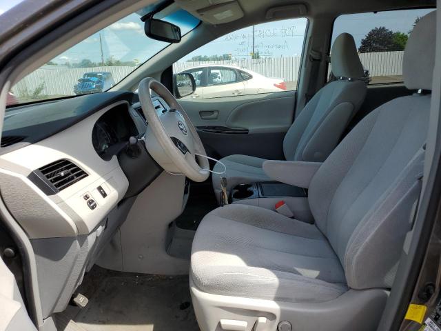 Photo 6 VIN: 5TDKK3DC0DS330295 - TOYOTA SIENNA LE 