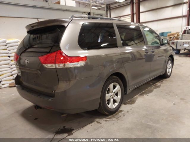 Photo 3 VIN: 5TDKK3DC0DS330992 - TOYOTA SIENNA 