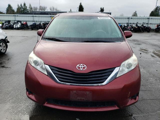 Photo 4 VIN: 5TDKK3DC0DS334833 - TOYOTA SIENNA LE 