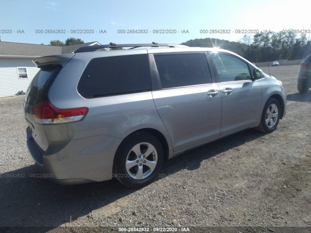 Photo 3 VIN: 5TDKK3DC0DS340115 - TOYOTA SIENNA 