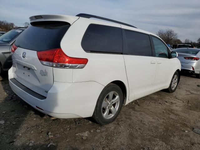 Photo 2 VIN: 5TDKK3DC0DS347131 - TOYOTA SIENNA LE 