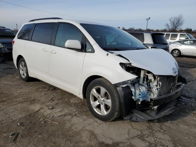 Photo 3 VIN: 5TDKK3DC0DS347131 - TOYOTA SIENNA LE 