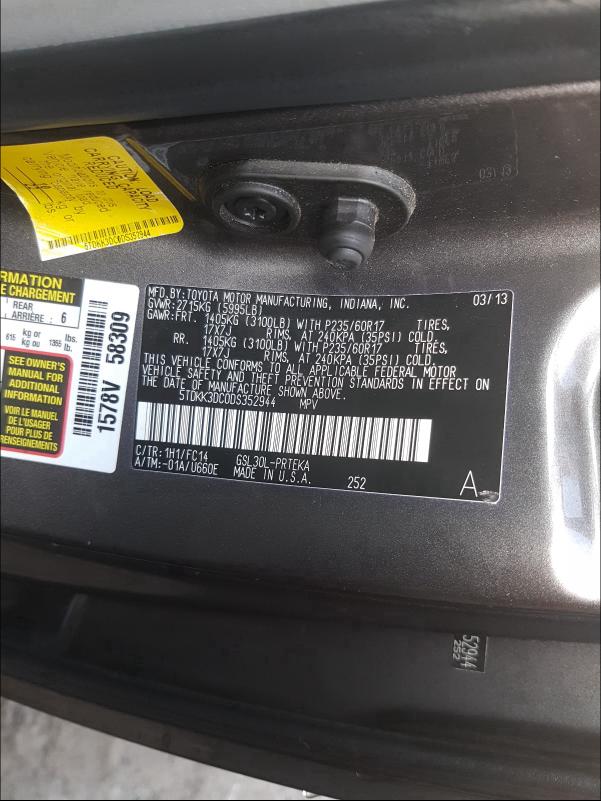 Photo 9 VIN: 5TDKK3DC0DS352944 - TOYOTA SIENNA LE 