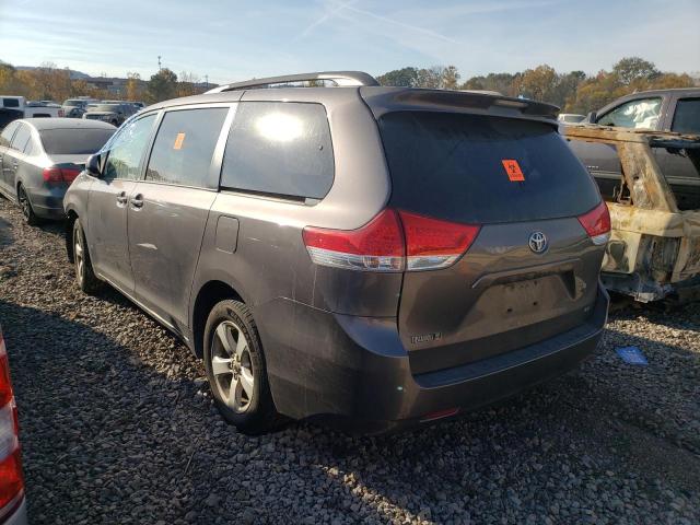 Photo 2 VIN: 5TDKK3DC0DS356511 - TOYOTA SIENNA LE 