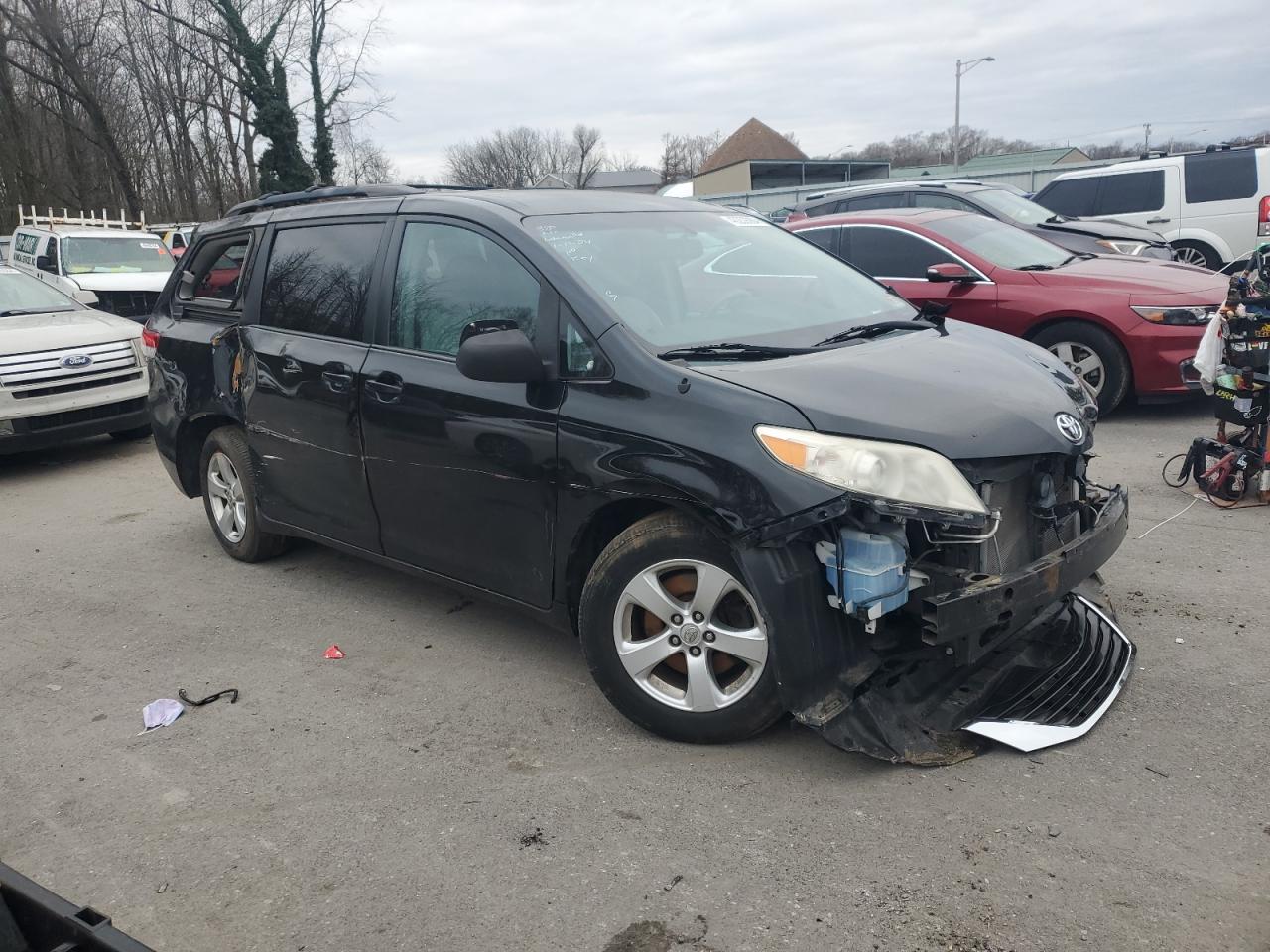 Photo 3 VIN: 5TDKK3DC0DS362843 - TOYOTA SIENNA 