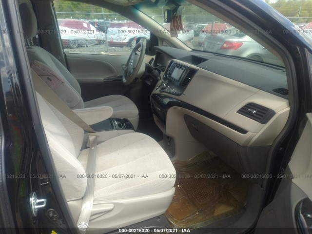 Photo 4 VIN: 5TDKK3DC0DS363765 - TOYOTA SIENNA 