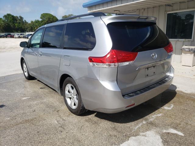 Photo 2 VIN: 5TDKK3DC0DS364348 - TOYOTA SIENNA LE 