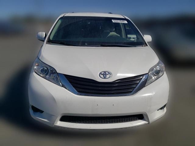 Photo 4 VIN: 5TDKK3DC0DS388472 - TOYOTA SIENNA LE 