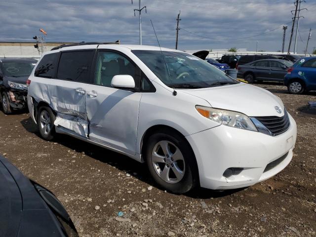 Photo 3 VIN: 5TDKK3DC0DS391887 - TOYOTA SIENNA LE 