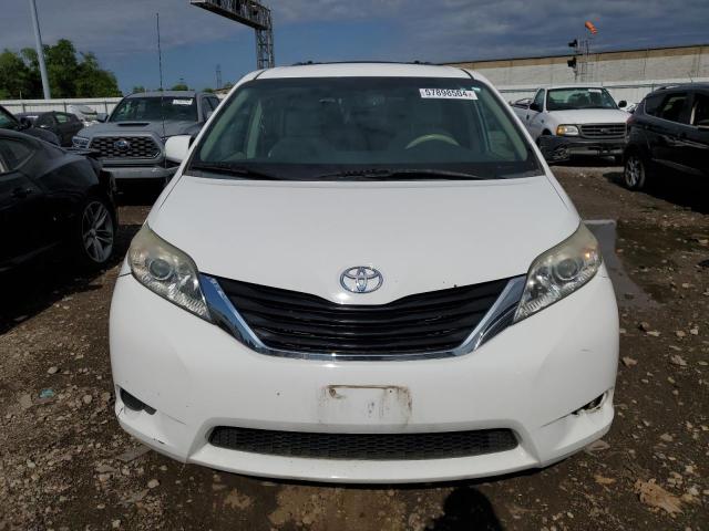 Photo 4 VIN: 5TDKK3DC0DS391887 - TOYOTA SIENNA LE 