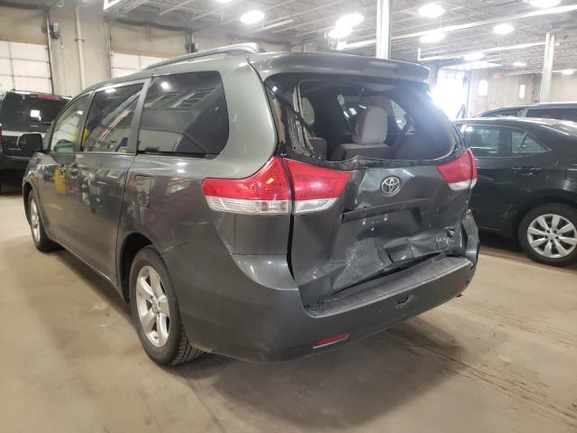 Photo 2 VIN: 5TDKK3DC0DS393929 - TOYOTA SIENNA LE 