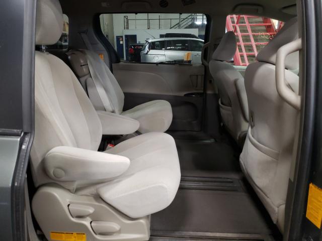 Photo 5 VIN: 5TDKK3DC0DS393929 - TOYOTA SIENNA LE 