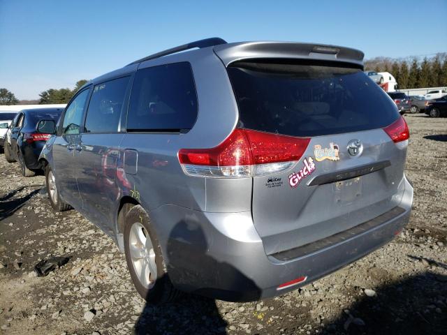 Photo 2 VIN: 5TDKK3DC0DS405285 - TOYOTA SIENNA LE 