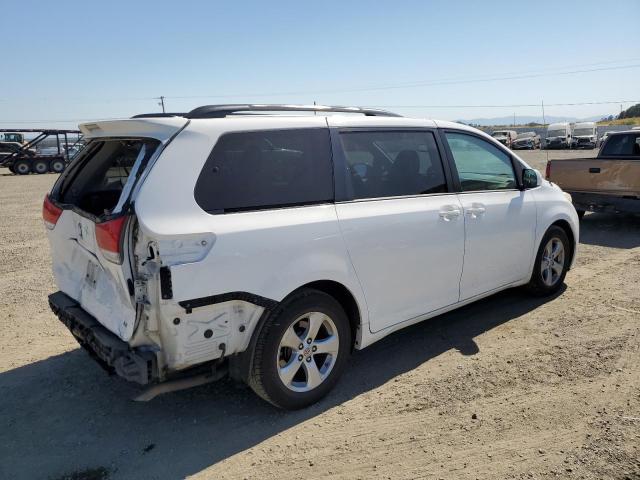 Photo 2 VIN: 5TDKK3DC0ES405983 - TOYOTA SIENNA LE 