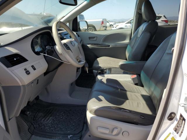 Photo 6 VIN: 5TDKK3DC0ES405983 - TOYOTA SIENNA LE 