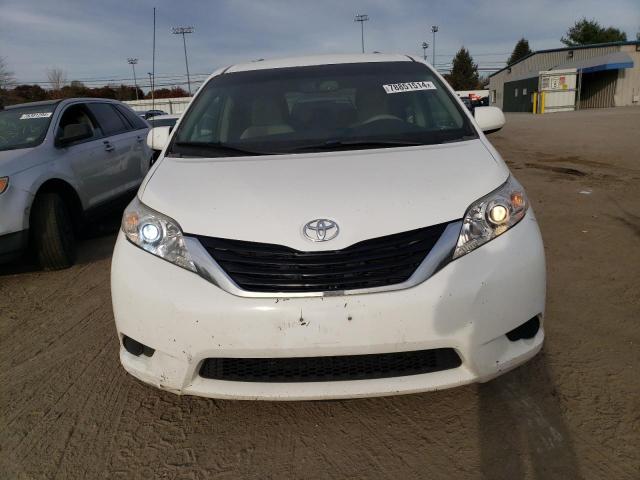 Photo 4 VIN: 5TDKK3DC0ES427031 - TOYOTA SIENNA LE 