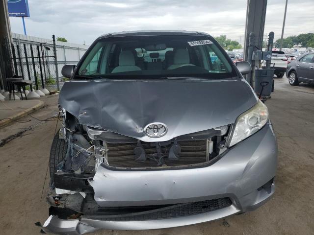 Photo 4 VIN: 5TDKK3DC0ES477248 - TOYOTA SIENNA LE 