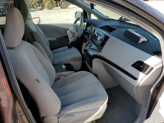 Photo 4 VIN: 5TDKK3DC0ES520860 - TOYOTA SIENNA LE 