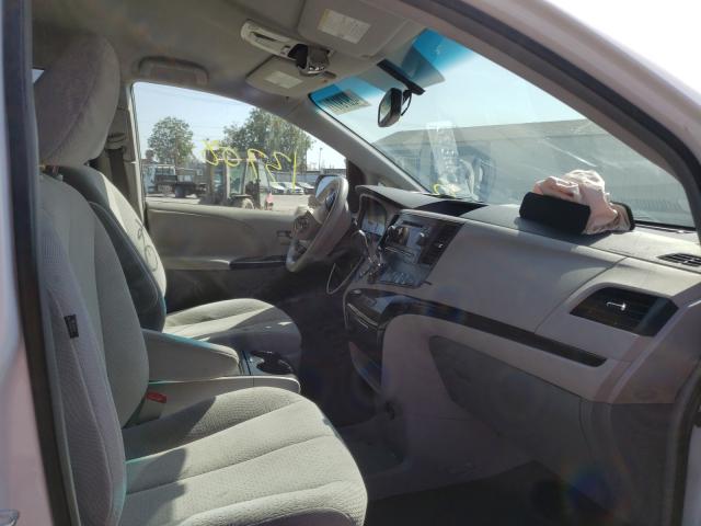 Photo 4 VIN: 5TDKK3DC0ES521944 - TOYOTA SIENNA LE 