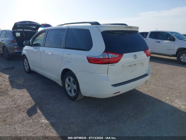 Photo 2 VIN: 5TDKK3DC0FS563922 - TOYOTA SIENNA 